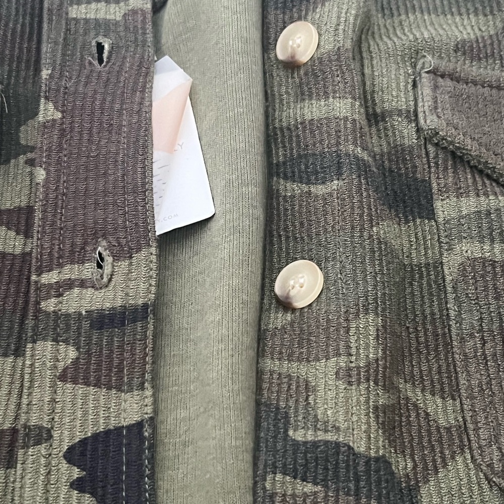 Camo Button-Up Shacket - Picture 7 of 7